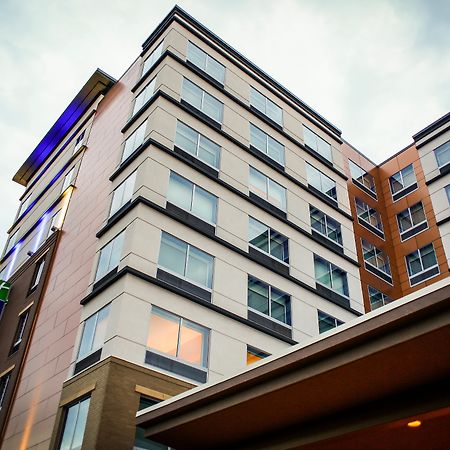 Holiday Inn Express & Suites Downtown Louisville By Ihg Esterno foto