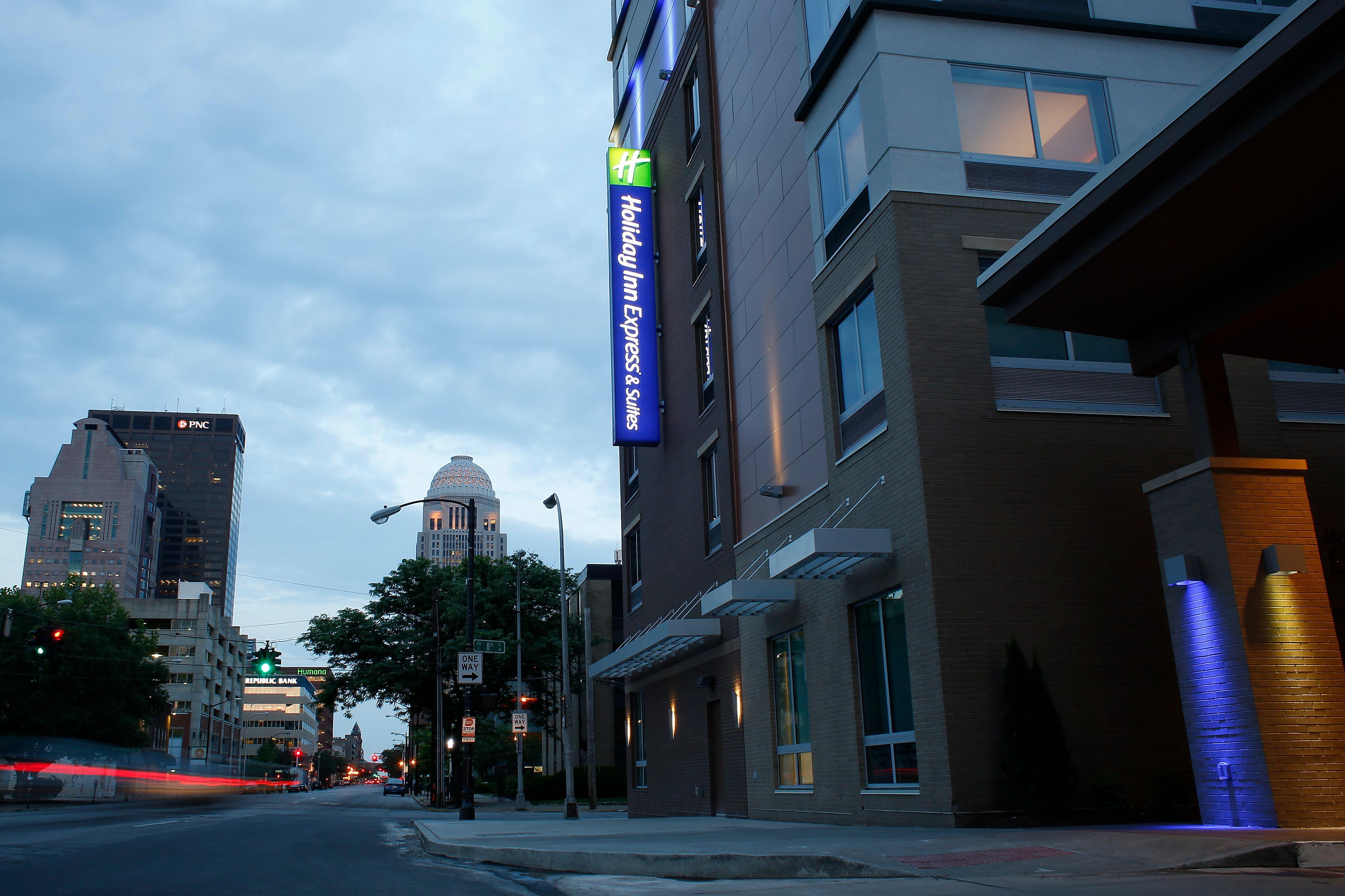 Holiday Inn Express & Suites Downtown Louisville By Ihg Esterno foto