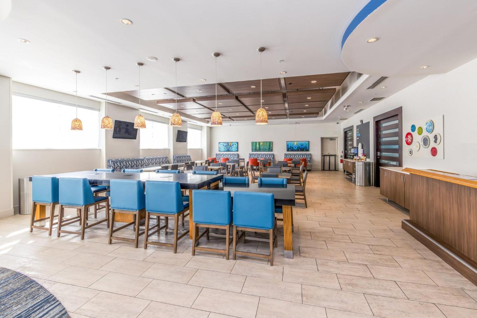 Holiday Inn Express & Suites Downtown Louisville By Ihg Esterno foto