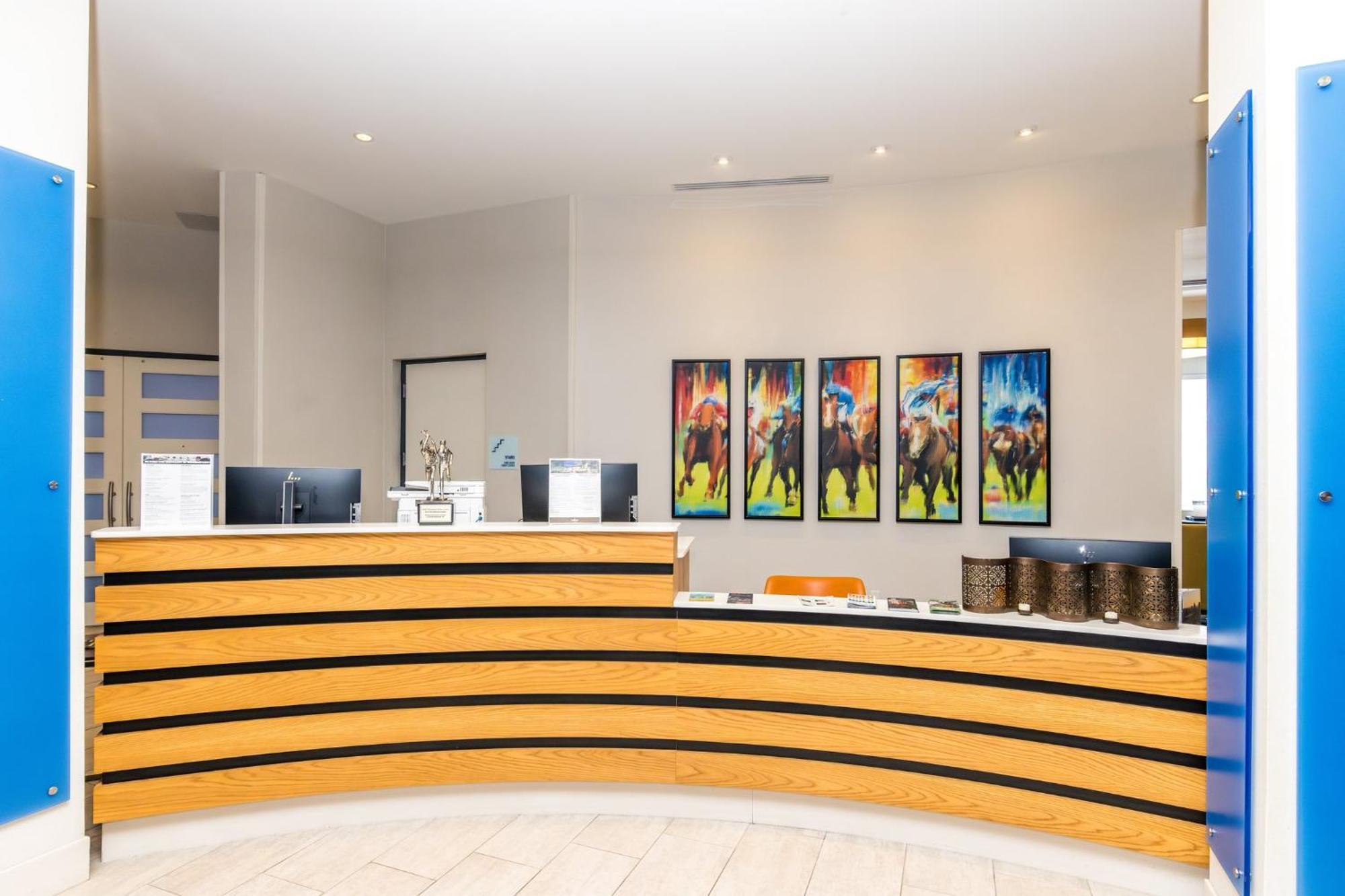Holiday Inn Express & Suites Downtown Louisville By Ihg Esterno foto