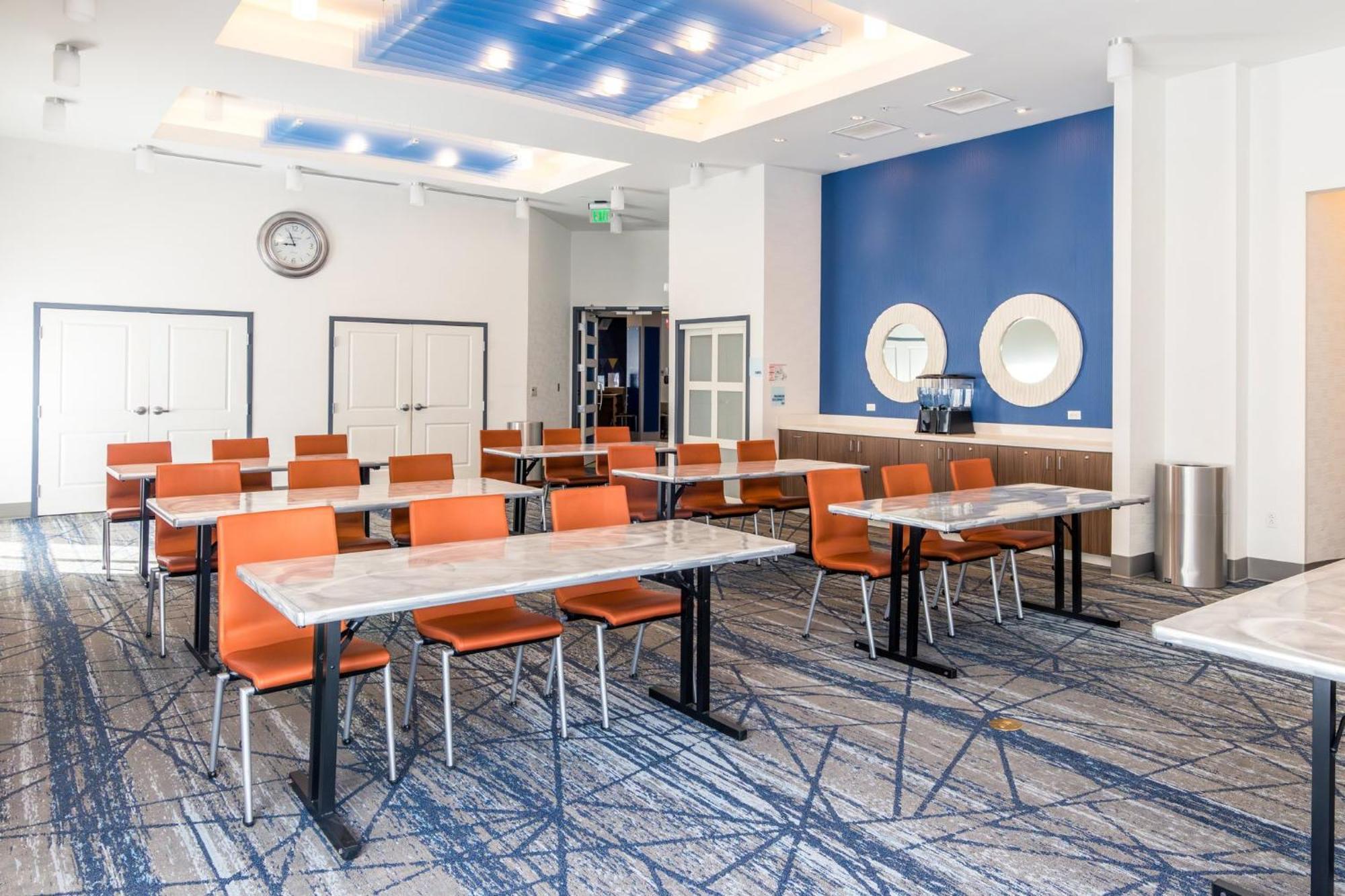 Holiday Inn Express & Suites Downtown Louisville By Ihg Esterno foto